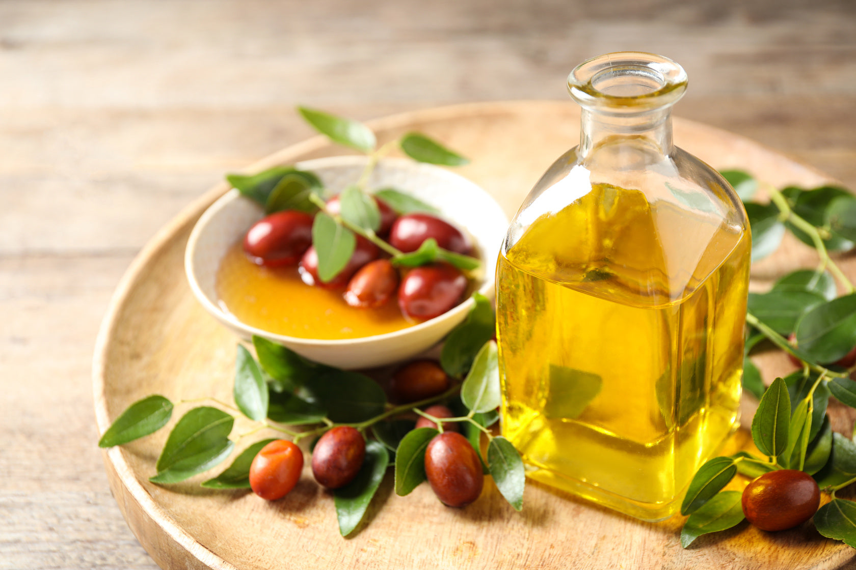 Argan Oil vs Jojoba Oil - A Detailed Comparison for the Modern Woman